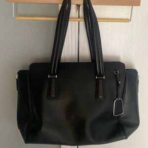 Tumi Black Leather Tote with Structured Design